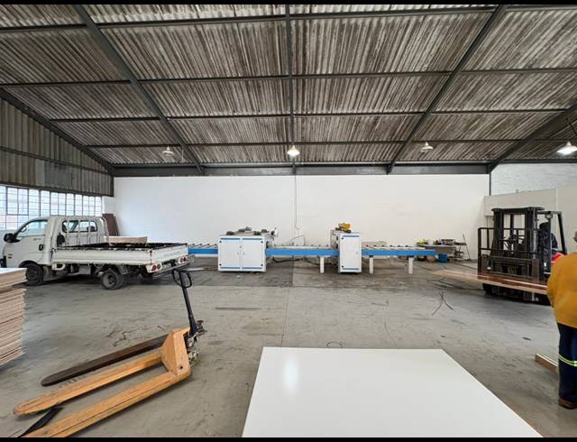 331M² WAREHOUSE TO LET IN GANTS PLAZA